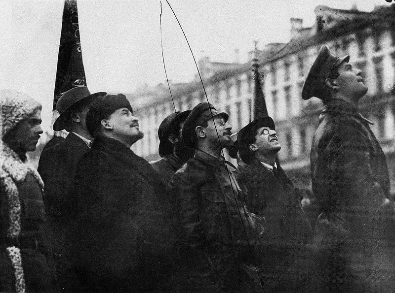 800px-Old_Russia_-_Yakov_Sverdlov_1918_&_Lenin_&_Avanesov